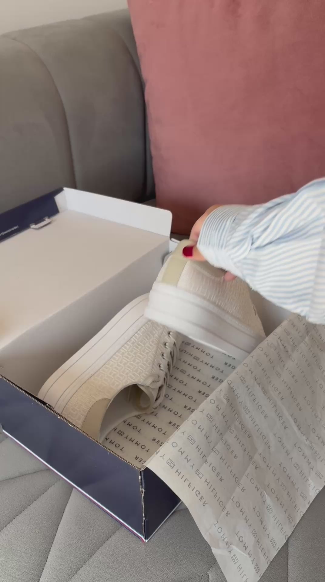 Tommy Hilfiger full words